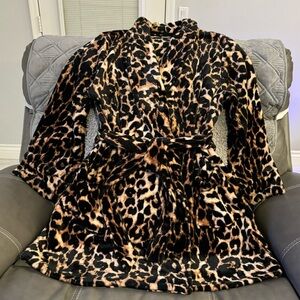 Soma Short Robe